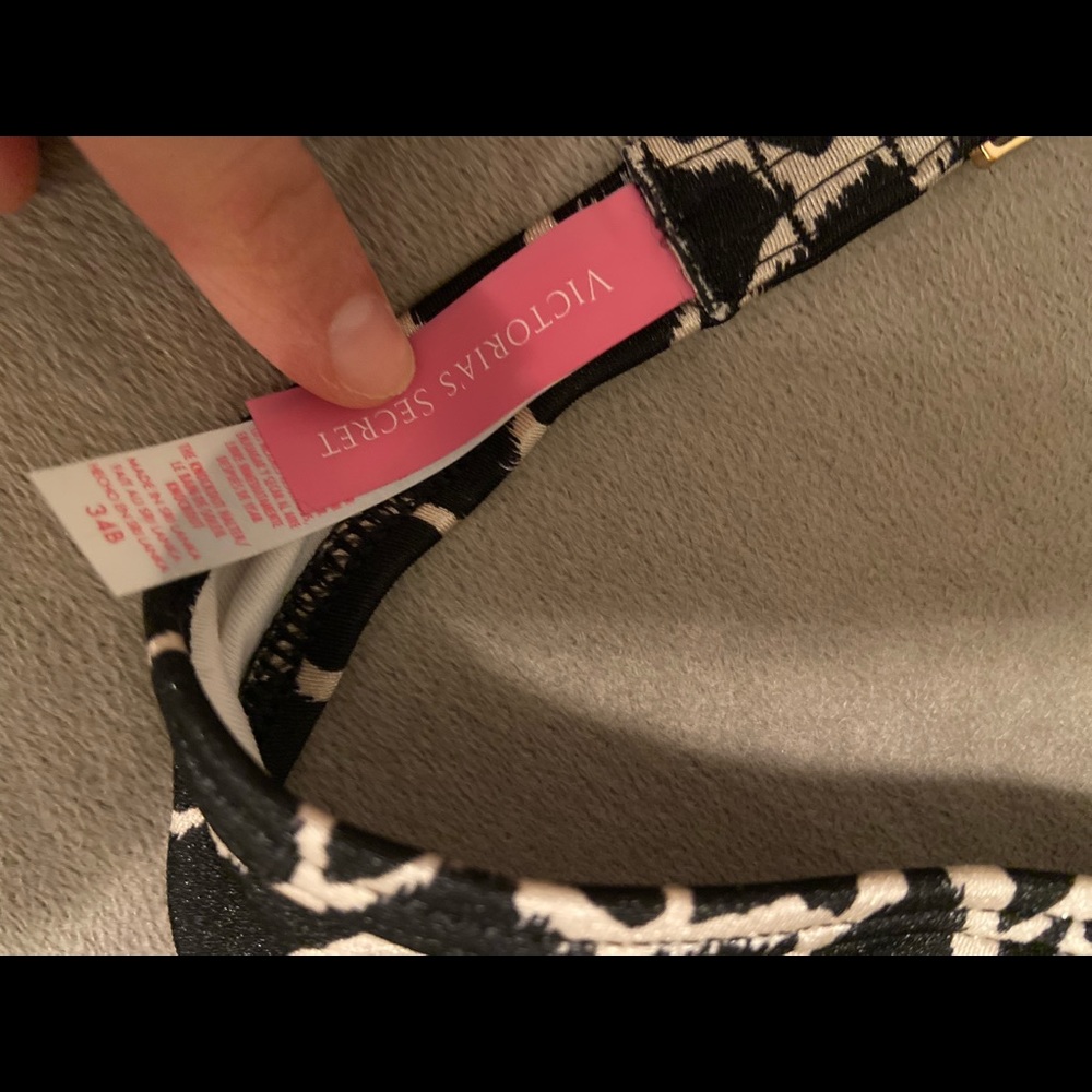 Victoria’s Secret Bikini - Picture 3 of 3